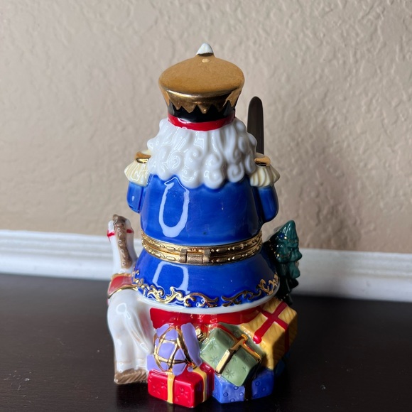 Vintage Porcelain Nutcracker Hinged Keepsake / Christmas Box, Traditions Accents - Picture 4 of 8